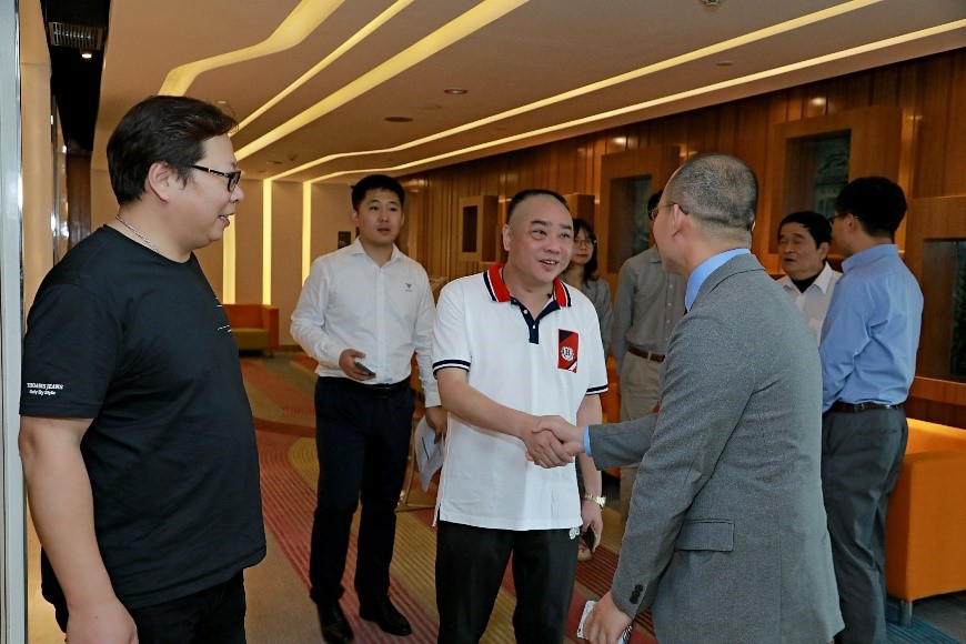 哪吒汽车举办城市合伙人招商会 未来3年建设3000家门店 哪吒汽车举办城市合伙人招商会 未来3年建设3000家门店