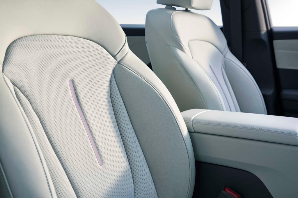 北京现代EO羿欧上市11.98万起“6大品质”打造新质力纯电SUV