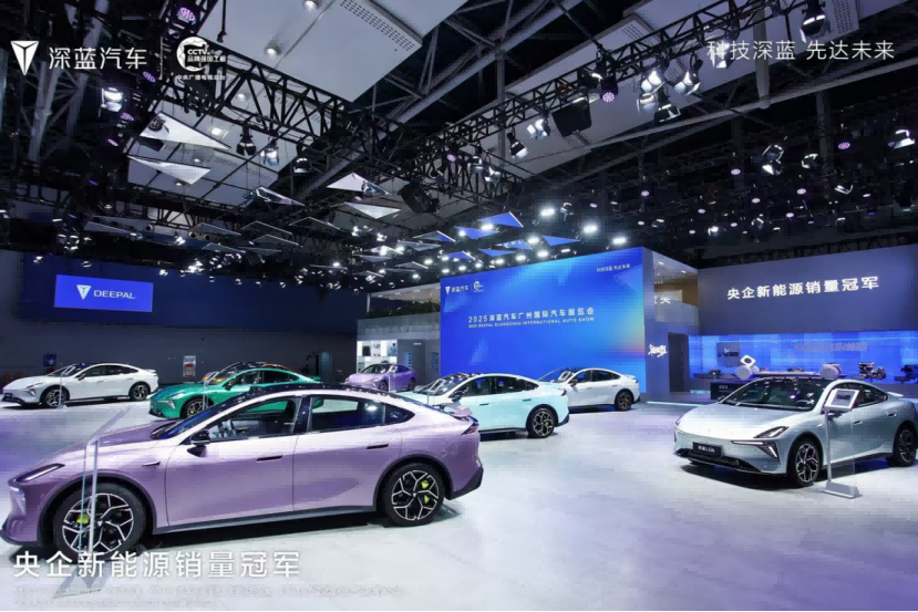 深蓝L06亮相广州,京西智行磁流变悬架助力“驾控之王” 深蓝L06亮相广州,京西智行磁流变悬架助力“驾控之王”