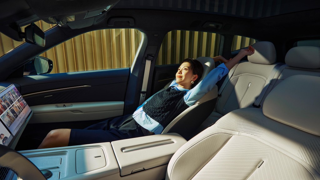 预售23.99万起 金标旗舰与众08登场 中德智电新力作