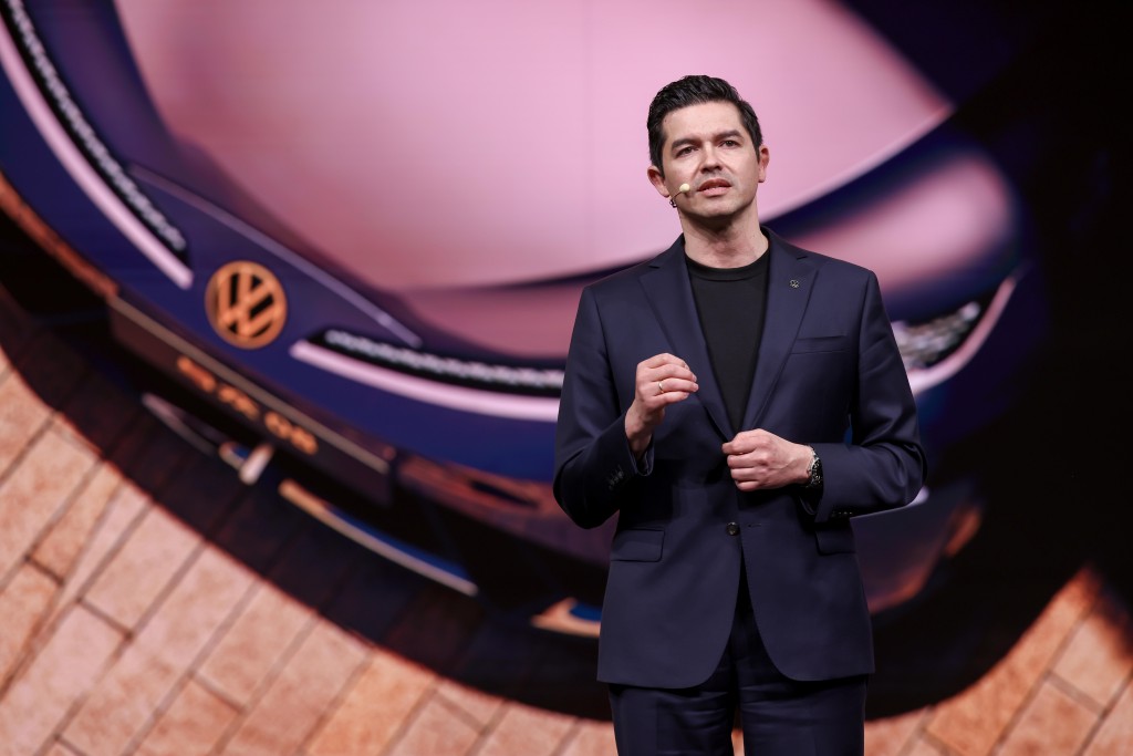 预售23.99万起 金标旗舰与众08登场 中德智电新力作