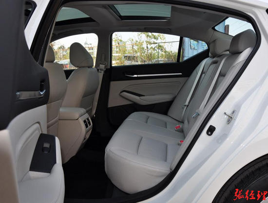 dealer_default_77f75109edb549c3bd09ad15f2d40890.jpg