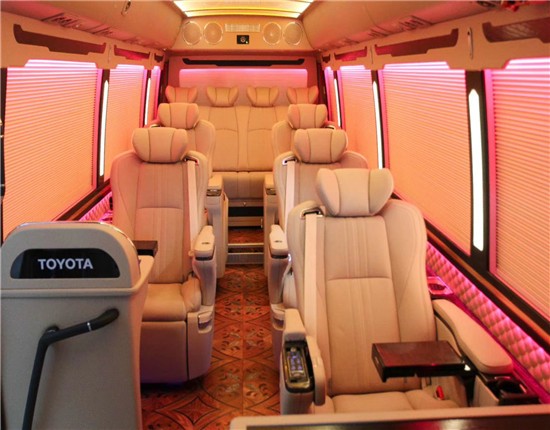 考斯特7座商务 丰田7座9座豪华商务车改装