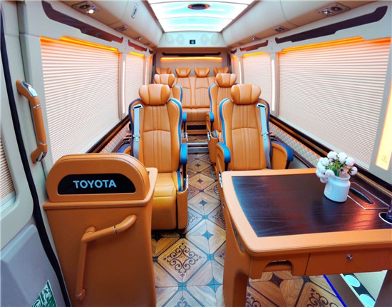 考斯特7座商务 丰田7座9座豪华商务车改装