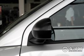 吉普-指南者-2.4 运动版