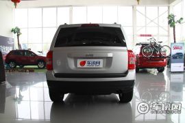 吉普-自由客-2.4 运动版