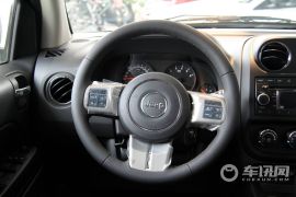 吉普-指南者-2.4 运动版