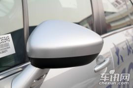 东风标致-408-2.0L手动豪华版