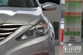 北京现代-索纳塔-2.4自动尊贵版