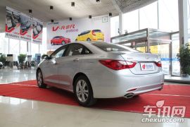 北京现代-索纳塔-2.4自动尊贵版