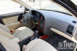 北京现代-伊兰特-1.6 自动舒适型