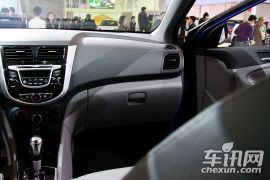 北京现代-瑞纳-1.4 BLUE AT