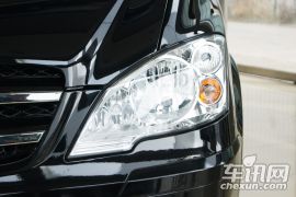 福建奔驰-威霆-2.5L 商务版8座