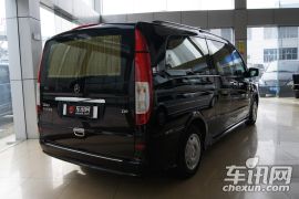 福建奔驰-威霆-2.5L 商务版8座