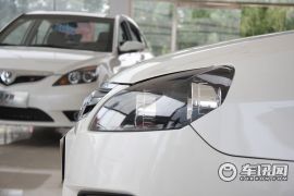 长安汽车-CX30-三厢 1.6 MT标准型