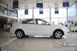 长安汽车-CX30-三厢 1.6 MT标准型