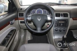 长安汽车-CX30-三厢 1.6 MT标准型