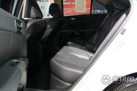 铃木-凯泽西(进口)-2.4L两驱豪华导航版