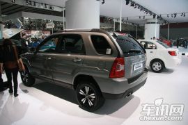 东风悦达起亚-狮跑-2.0 Premium AT 两驱版