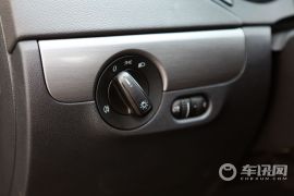 一汽-大众-速腾-1.6L 自动时尚型