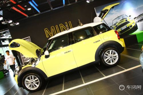 MINI MINI COUNTRYMAN