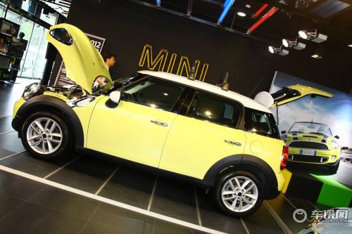 MINI MINI COUNTRYMAN