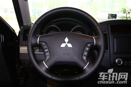 三菱-帕杰罗(进口)-3.0L 豪华版