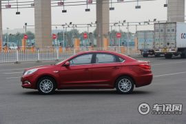 长安汽车-长安逸动EADO-1.6L MT 尊贵型