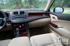 一汽丰田-皇冠-2.5L Royal 真皮天窗特别版