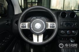 吉普-指南者-2.0 运动版