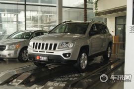 吉普-指南者-2.0 运动版