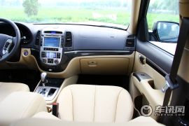 现代-新胜达（进口）-2.4 至尊版 七座四驱