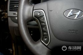 现代-新胜达（进口）-2.4 豪华版 七座四驱