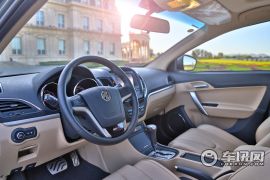 上海汽车-MG5-1.5L AT领航版