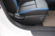 现代-Veloster飞思-1.6T 自动豪华版