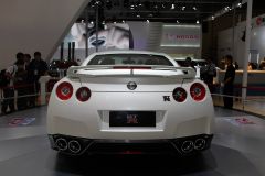 日产-GT-R
