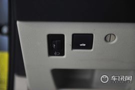 东风标致-标致408-1.6L手动舒适版