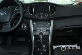 一汽奔腾-奔腾B90-2.3L 自动旗舰型