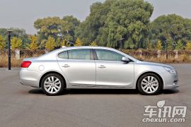 上海汽车-荣威950-2.4L 豪华行政版