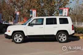 Jeep-自由客-2.4 豪华导航版