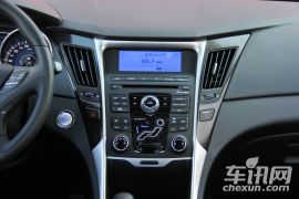 北京现代-索纳塔八-2.0自动尊贵版