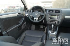 一汽-大众-速腾-1.6L 自动时尚型