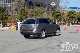 三菱-欧蓝德 EX-2.4L 四驱精英GT版7座