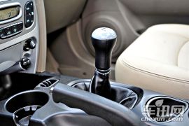 华泰汽车-圣达菲-1.8T手动导航版