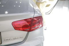 奥迪-奥迪A8L 混动版