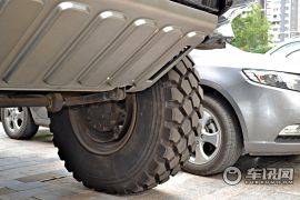 2013成都车展探馆 钢铁巨兽奔驰乌尼莫克