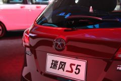 江淮汽车-瑞风S5