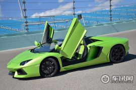 兰博基尼-Aventador-LP 700-4 Roadster