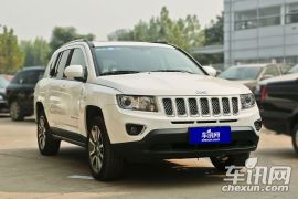 Jeep-指南者-2.0L 两驱豪华版