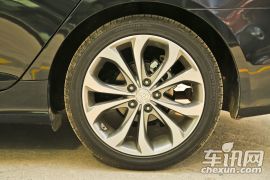 北京现代-索纳塔八-2.0L 自动至尊版